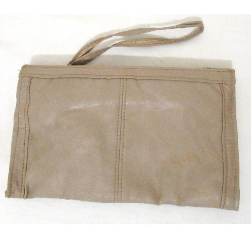 Handy 3-pocket clutch